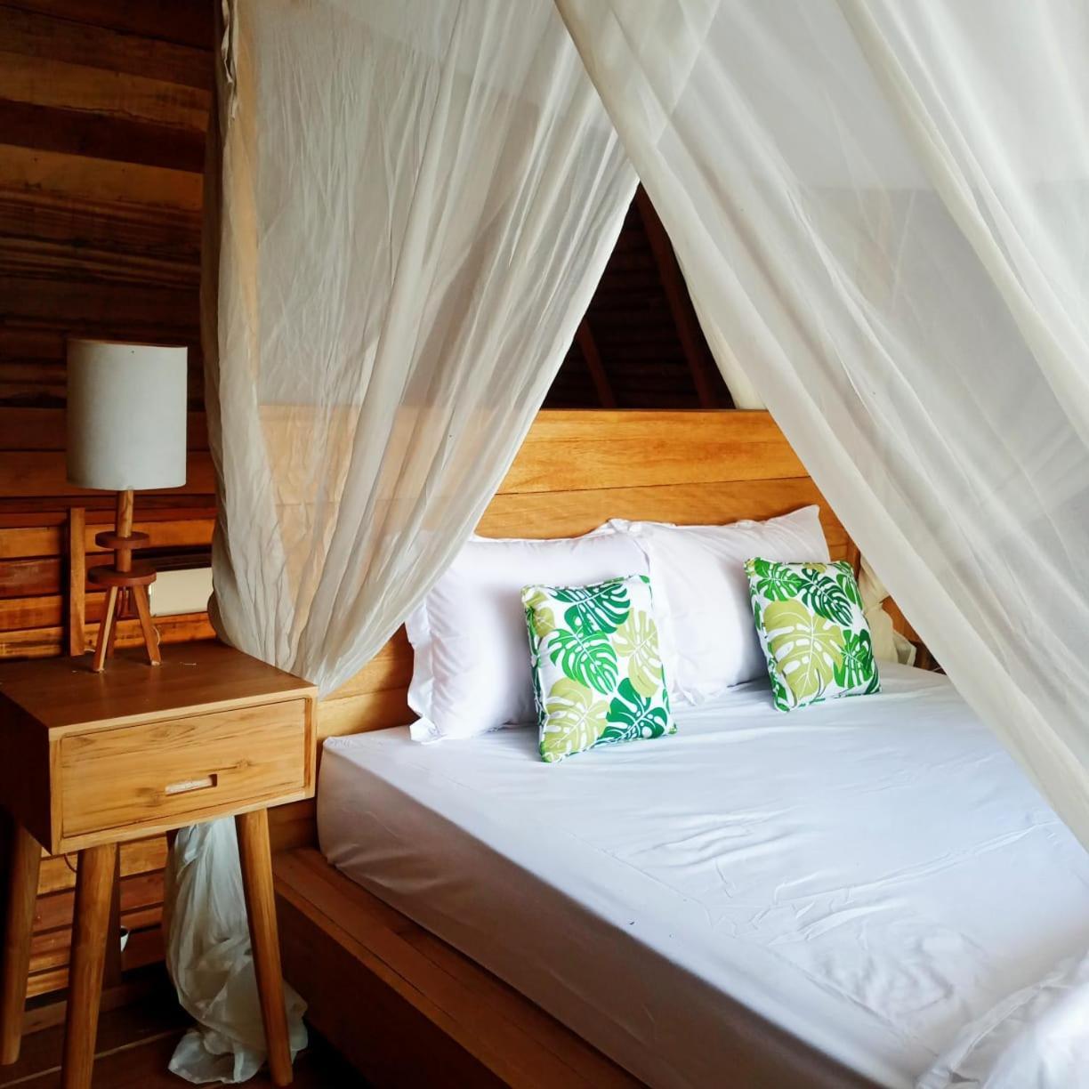 Sunset Moyo Bungalows Moyo Island Exterior photo