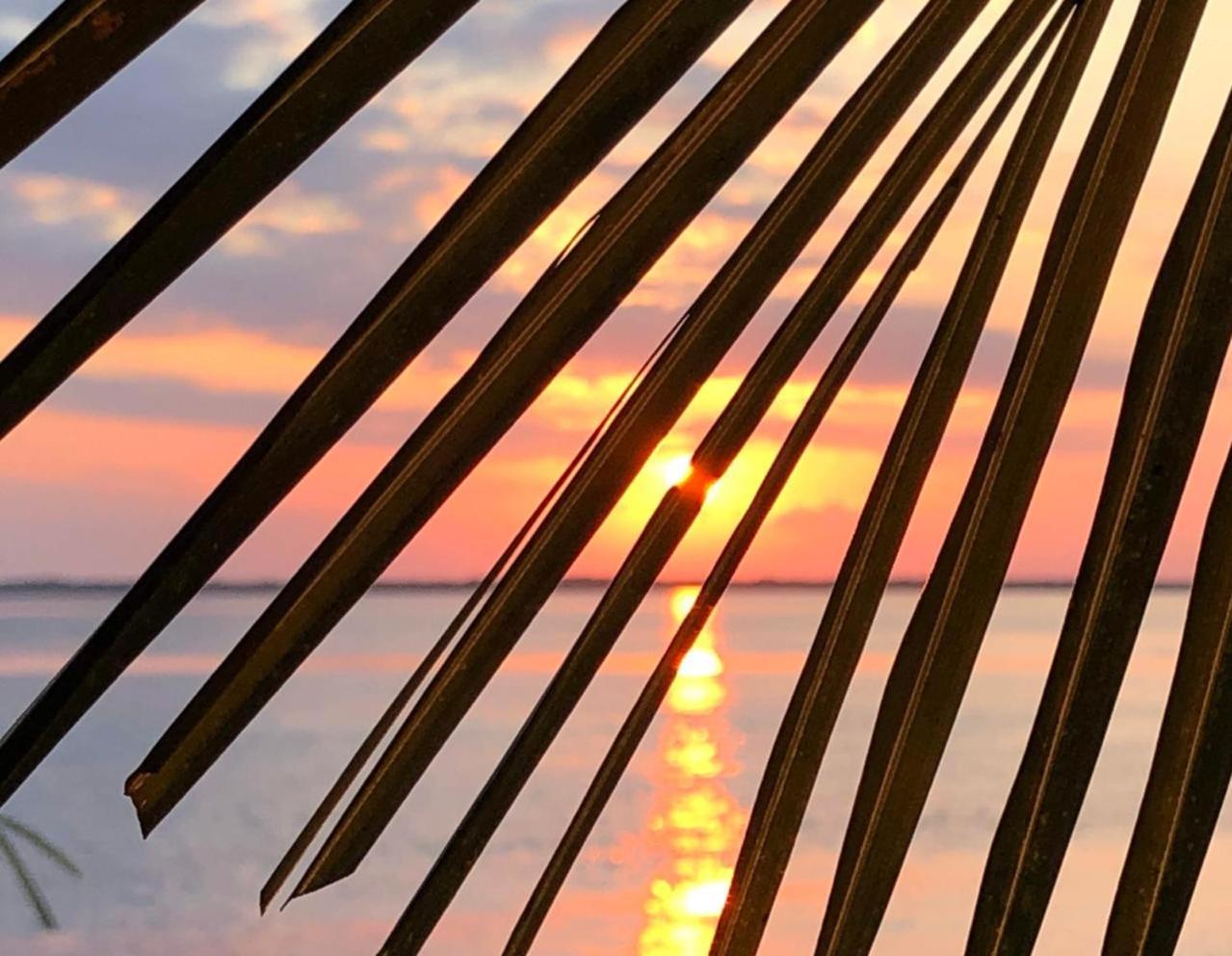 Sunset Moyo Bungalows Moyo Island Exterior photo