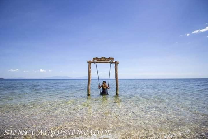 Sunset Moyo Bungalows Moyo Island Exterior photo