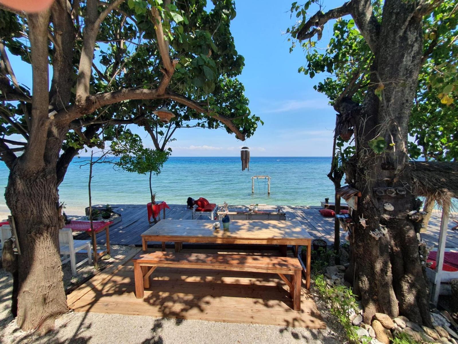 Sunset Moyo Bungalows Moyo Island Exterior photo