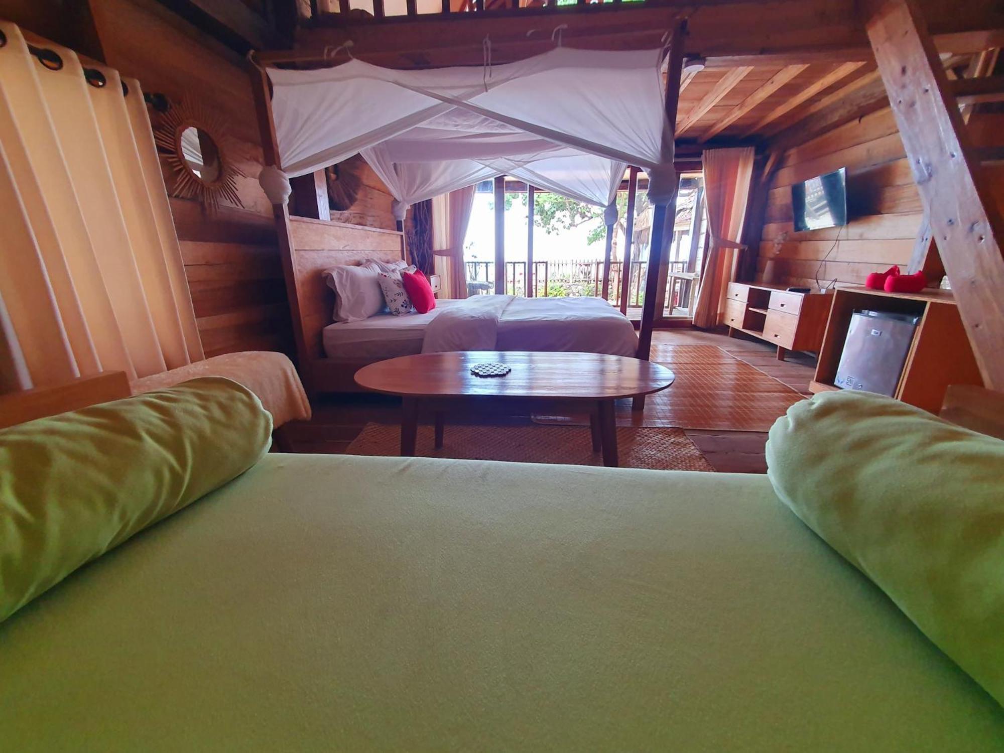 Sunset Moyo Bungalows Moyo Island Exterior photo