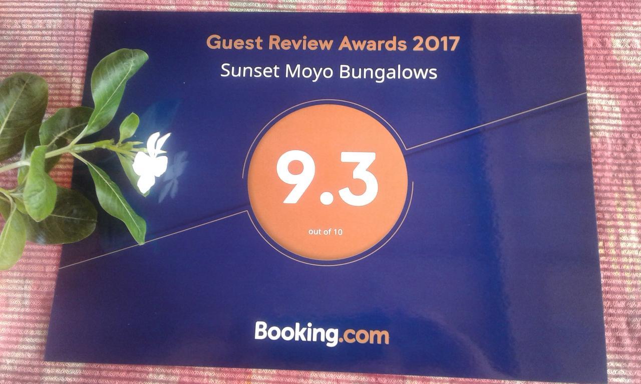 Sunset Moyo Bungalows Moyo Island Exterior photo